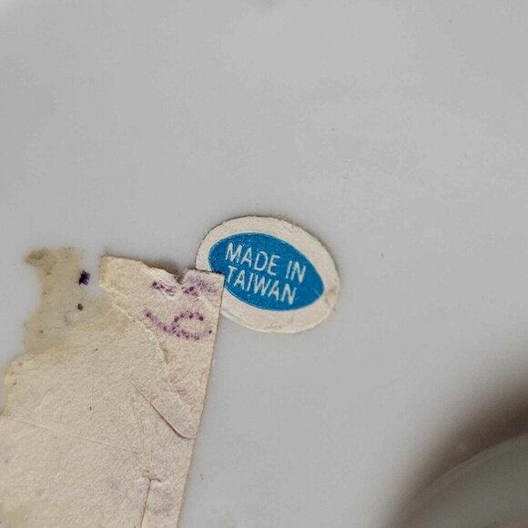 Vintage Porcelain Figurine - Delft Blue Style - Romantic Victorian Young Woman - Picture 10 of 16